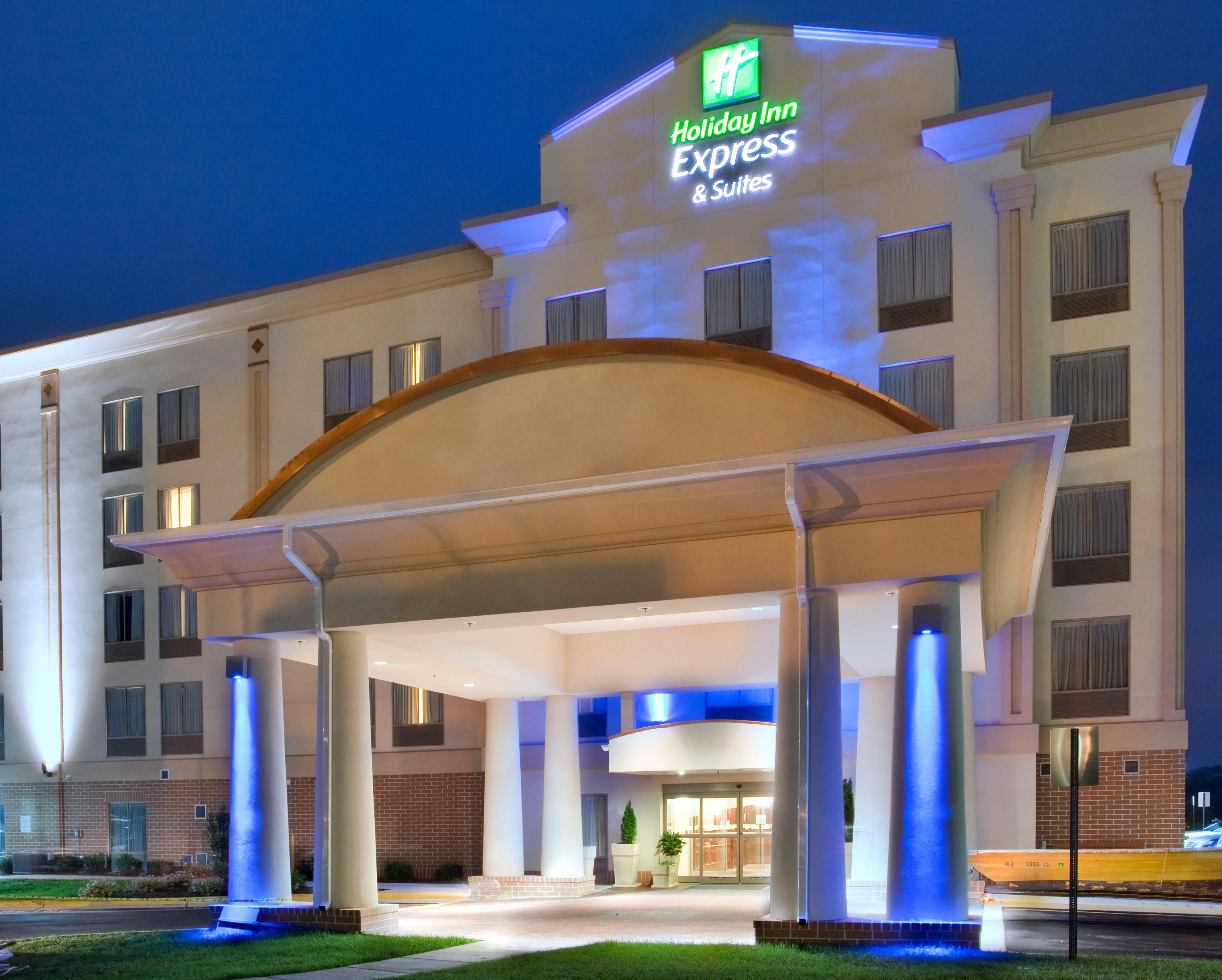 Holiday Inn Express Hotel&Suites Fredericksburg Exterior foto